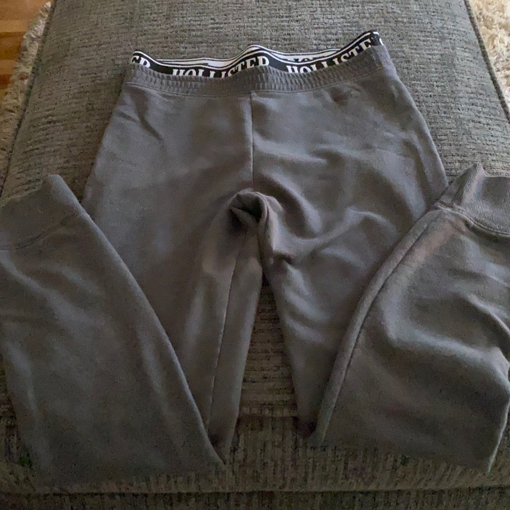 Hollister joggers